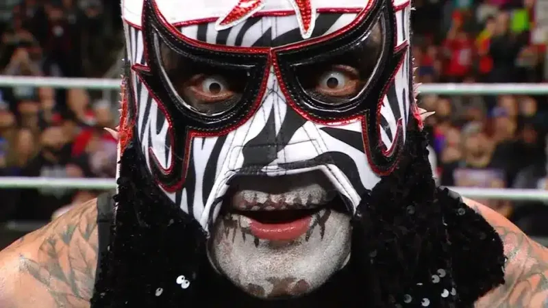 On Penta Following Bout With Roman Reigns, Locker Room News